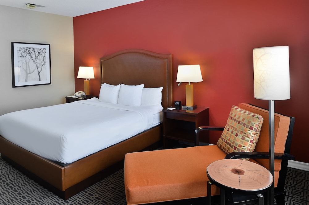 Presidential Suite, 1 King Bed, Non Smoking photo 3