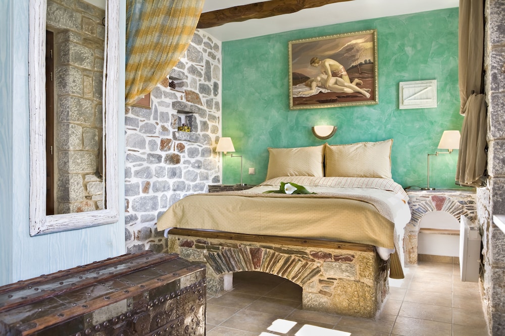 Deluxe Studio Suite, 1 Queen Bed, Sea View photo 1