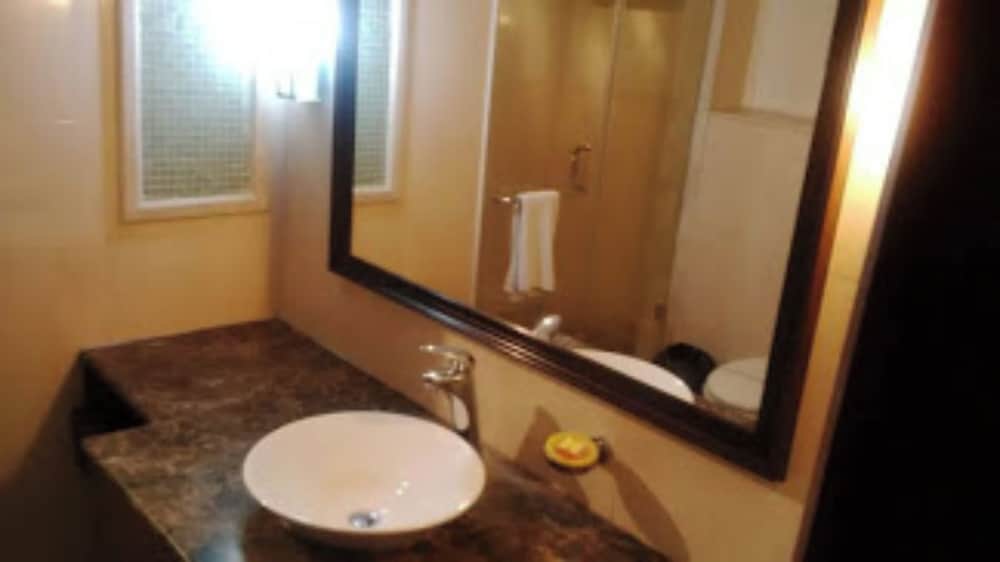 Executive Double Room, Multiple Beds, Balcony photo 2