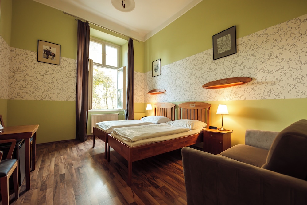Standard Double or Twin Room - Photo 5
