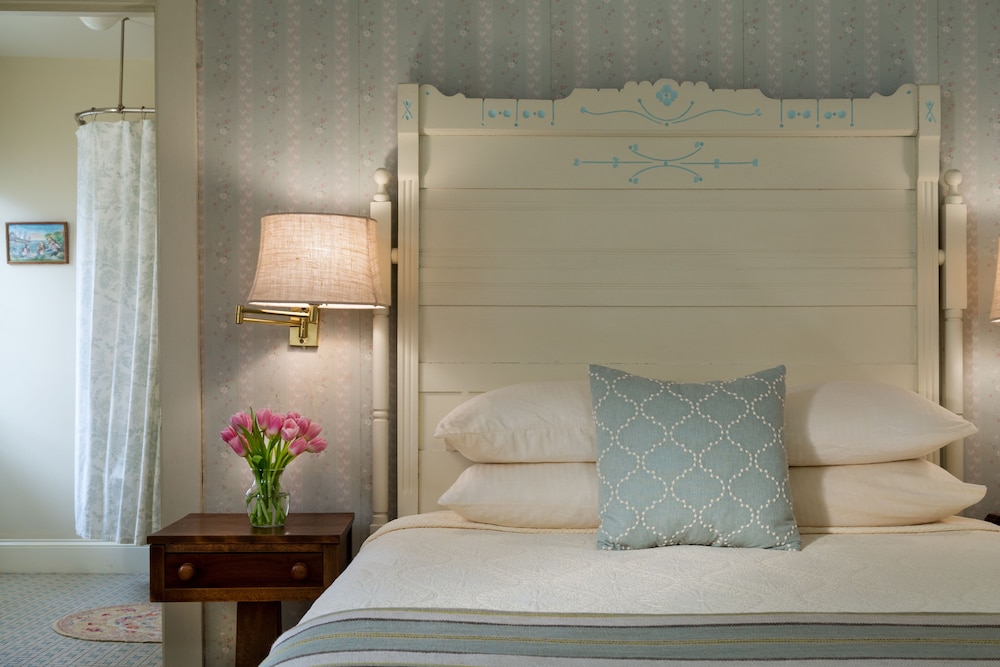 Romantic Room, 1 Queen Bed photo 3