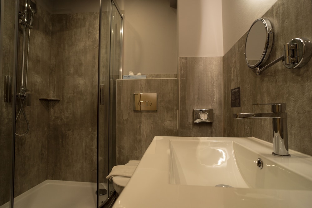 Single Room with Air Conditioner photo 3