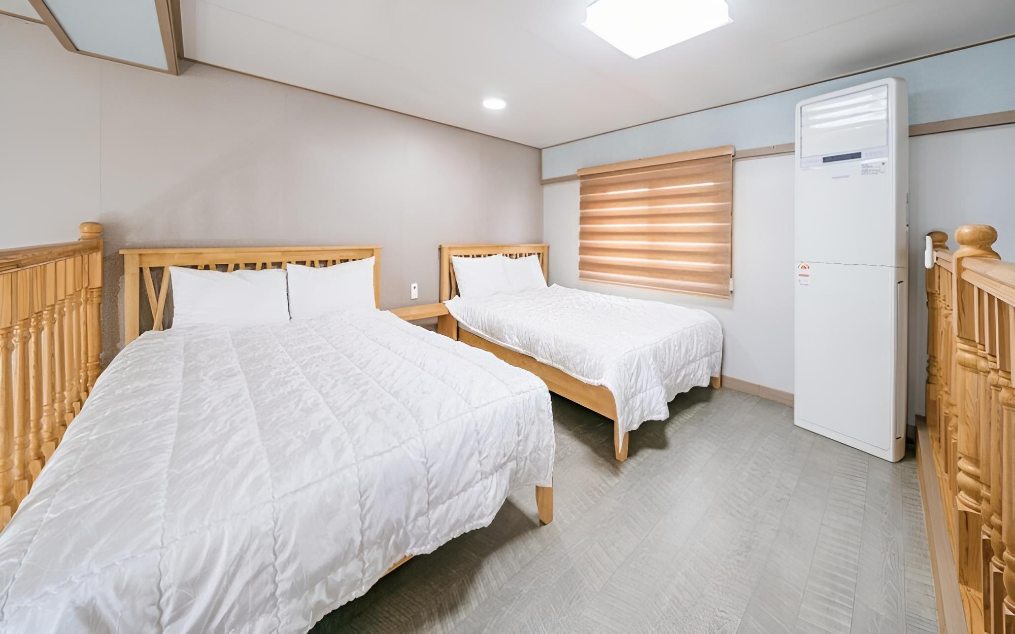 Room (102#(Duplex)) - Photo 3