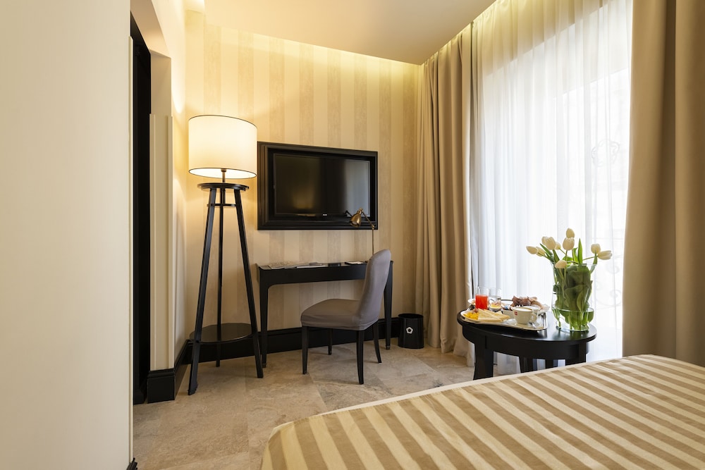 Basic Double Room photo 3