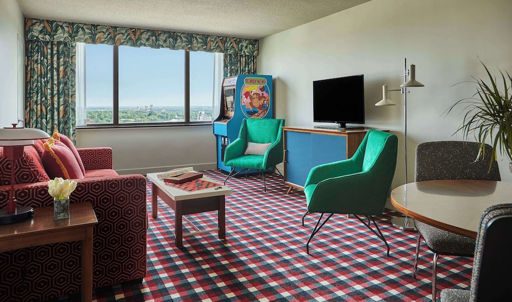 Suite, 1 King Bed photo 1