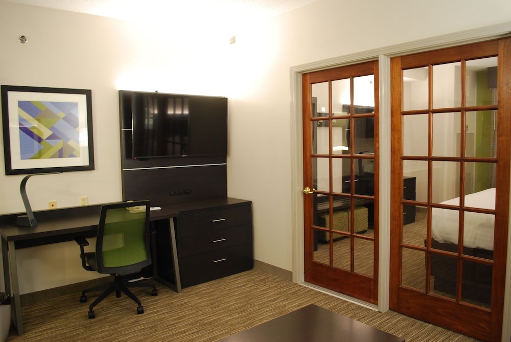 Suite, 2 Queen Beds - Photo 4
