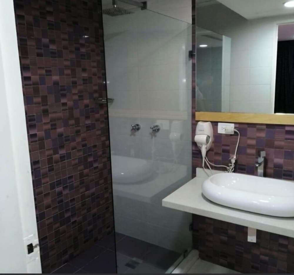 Standard Quadruple Room, City View photo 2