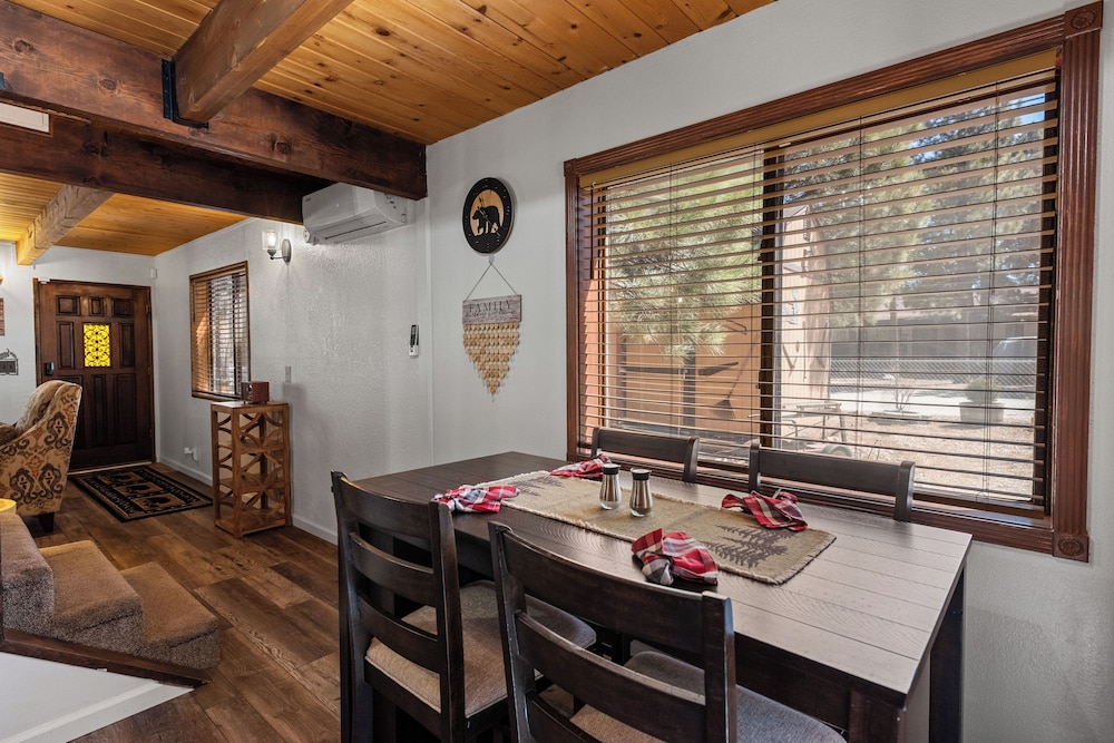 Cabin, Multiple Beds, Patio, Mountain View photo 3