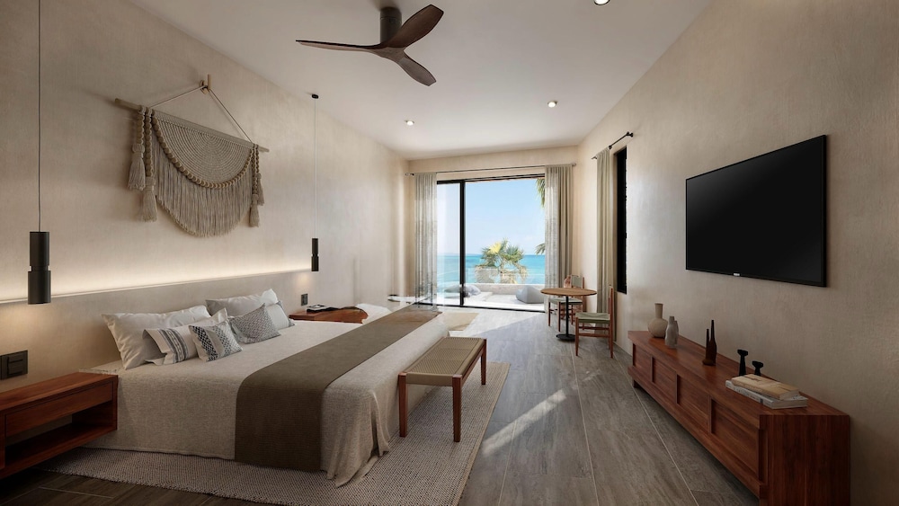 Casa Zamna Ocean Front Junior Suite King