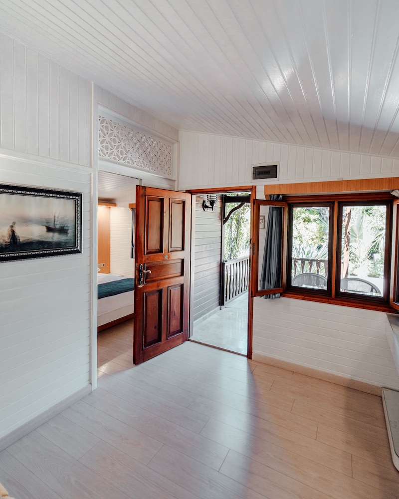 Wood House (Single Use) photo 2
