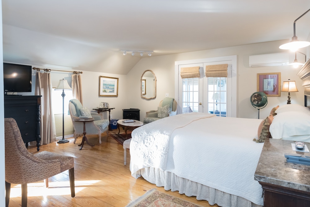 Deluxe Room, 1 King Bed (Private Porch)