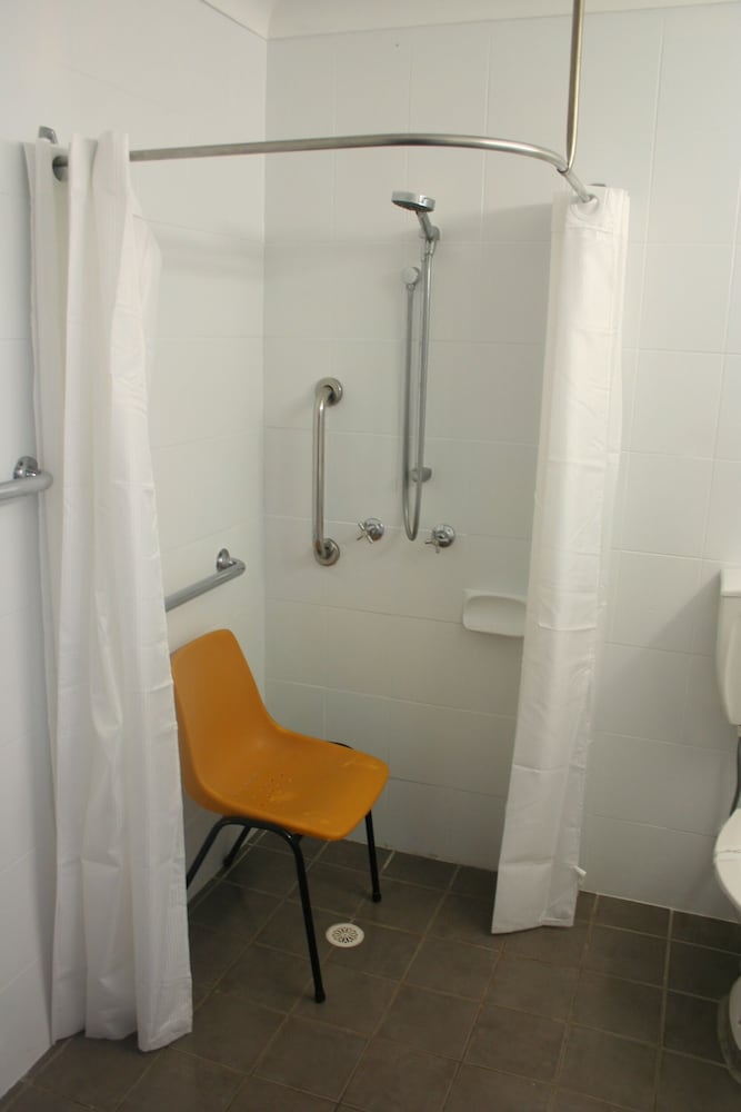 Accessible Queen Plus Single (QS) photo 3