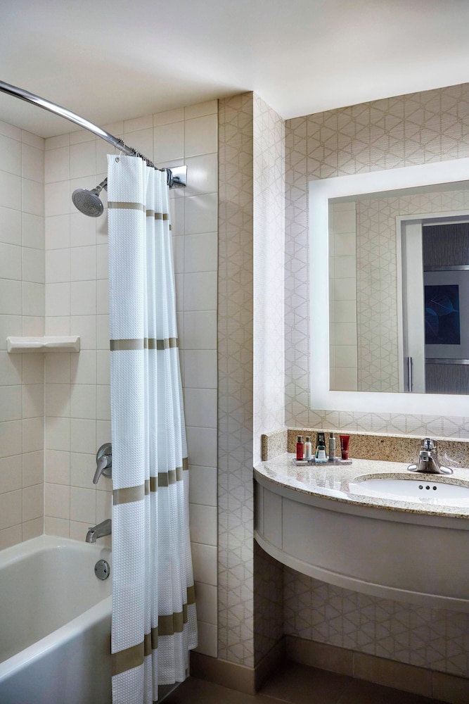 Luxury Room, 1 King Bed (Hearing Accessible) - Photo 6