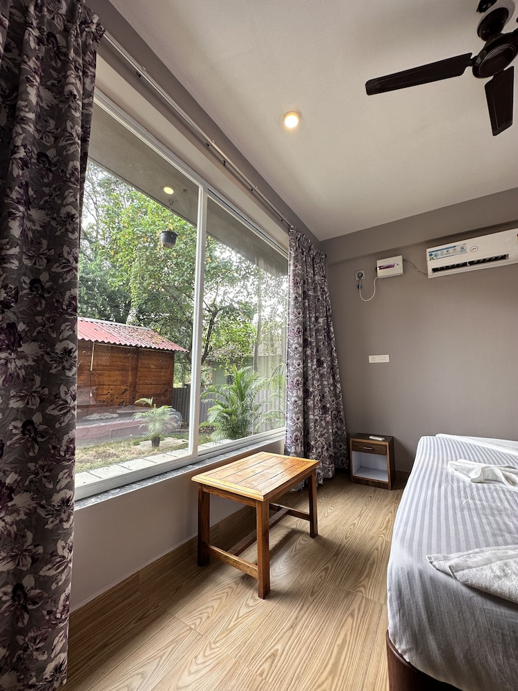 Deluxe Room - Photo 24