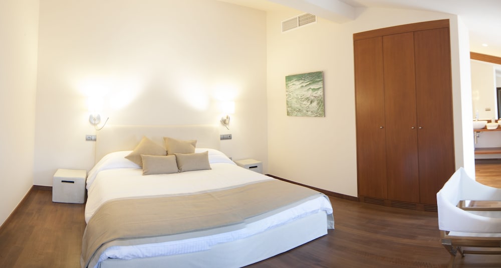 Habitación Doble, con Vista a la Piscina