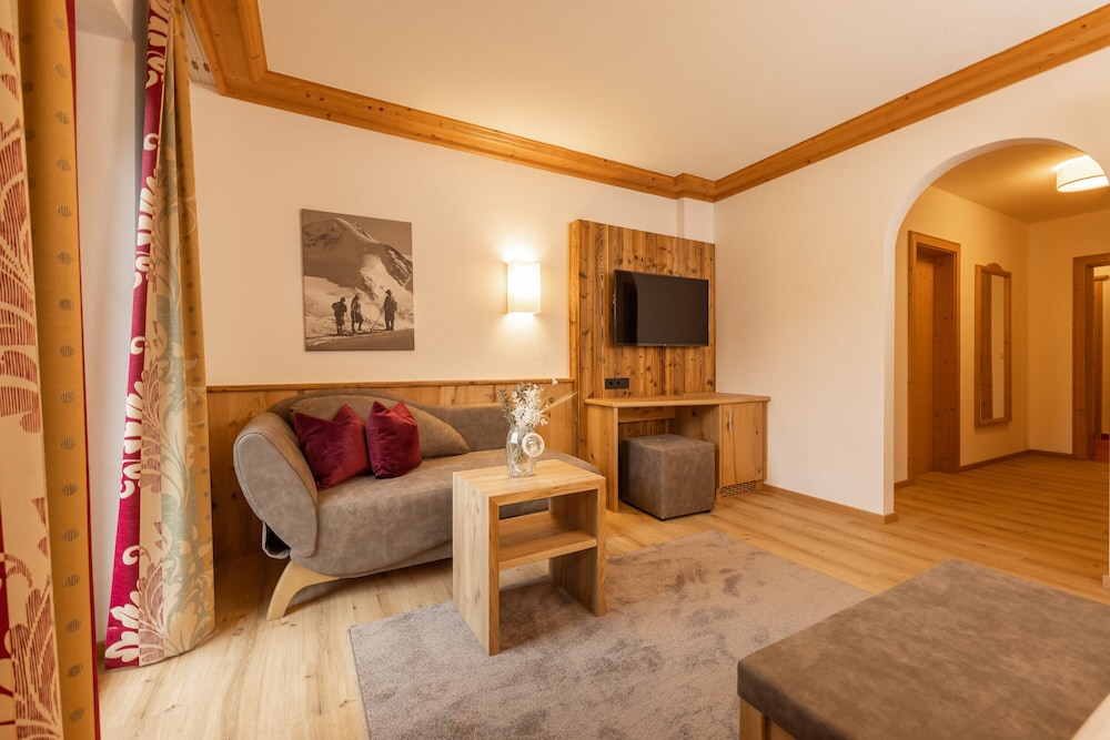 Standard Double Room, Balcony (Rubin) photo 2