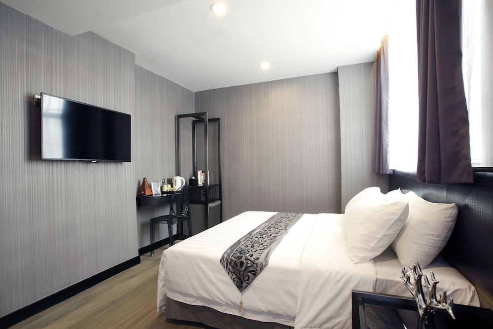 Executive Room with Sofa Bed