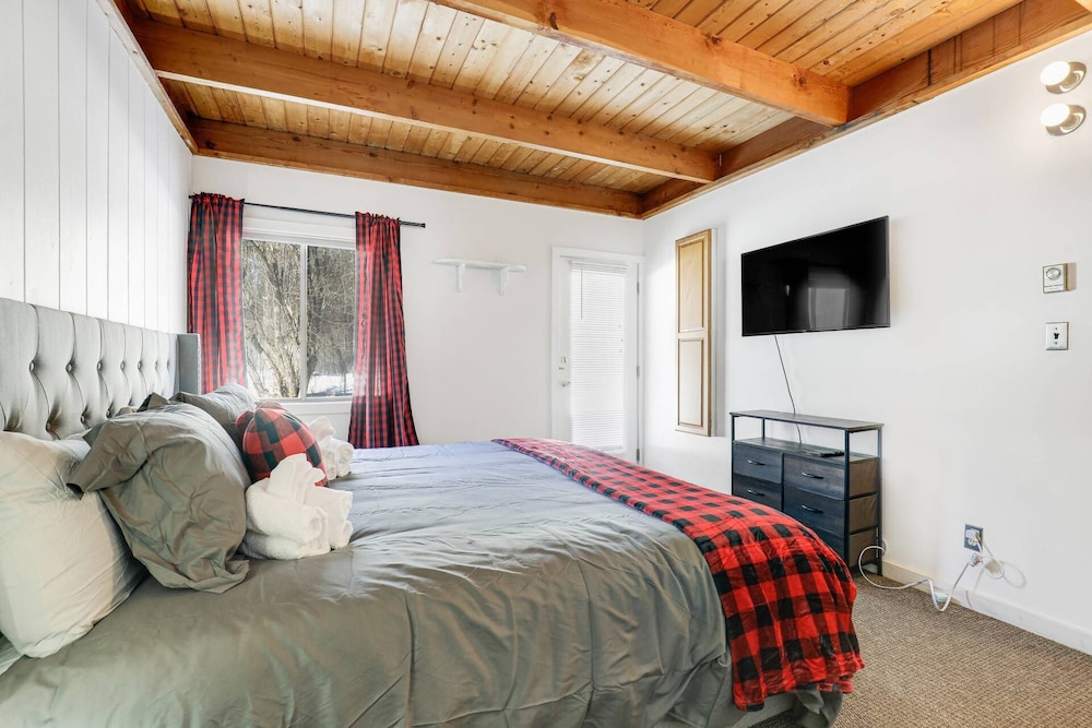 Apartment (Happy Haven)
