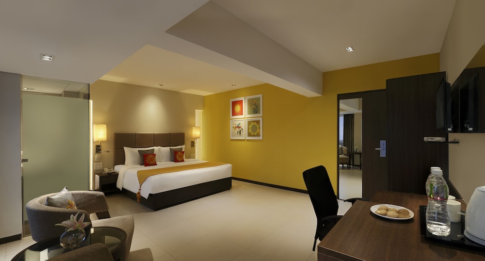 Executive Room, 1 King Bed - Photo 7