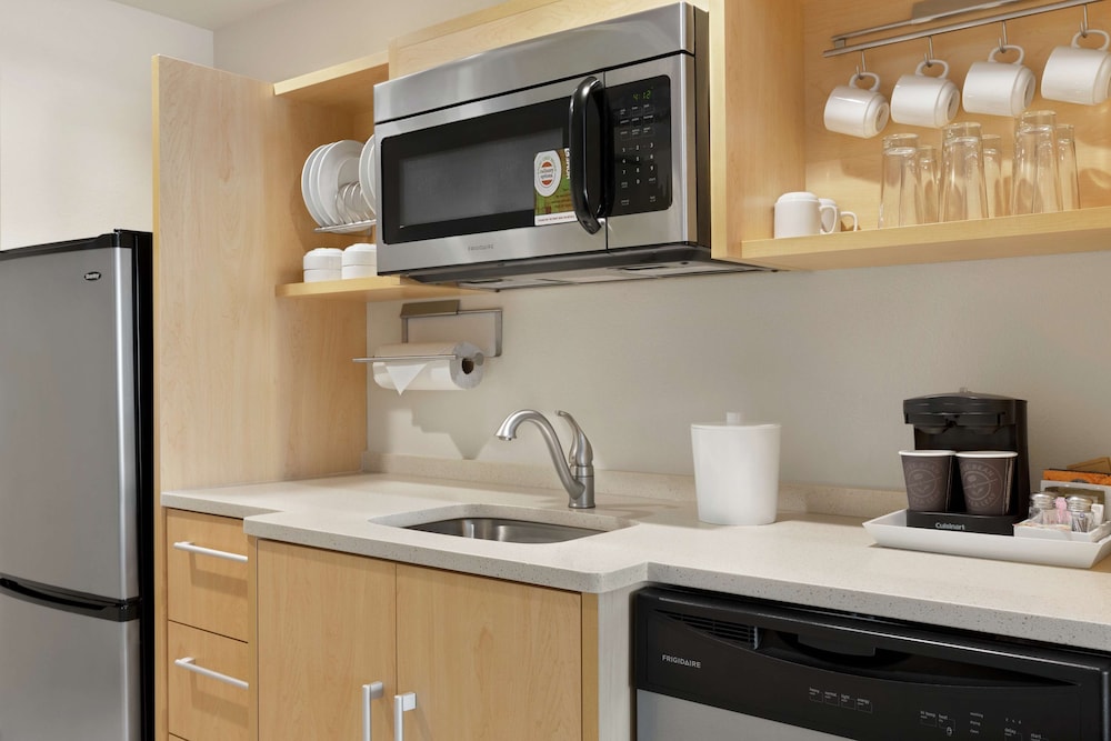 Studio, 2 Queen Beds, Accessible, Bathtub