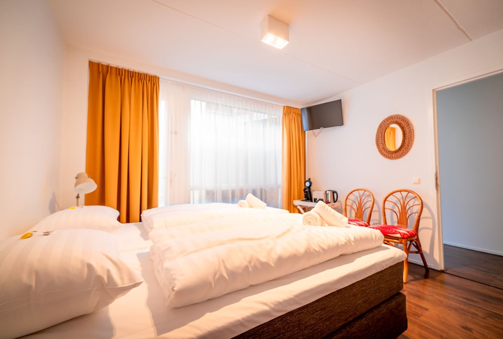 City Double Room (106 Luau Terrace View) photo 3
