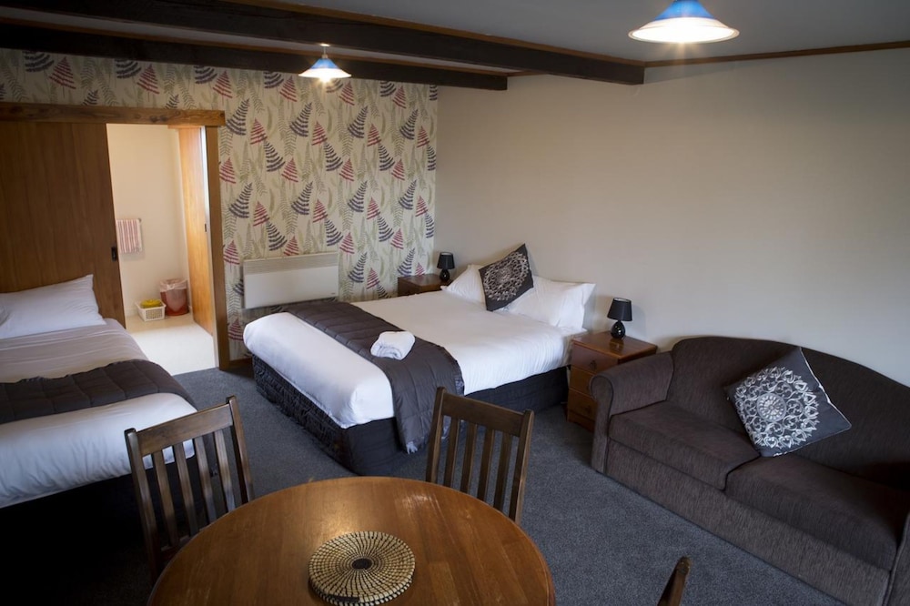 Cabin - Photo 2