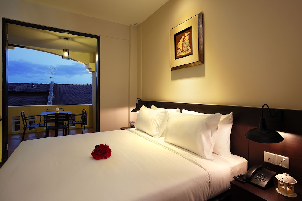 Raffles Suite photo 2