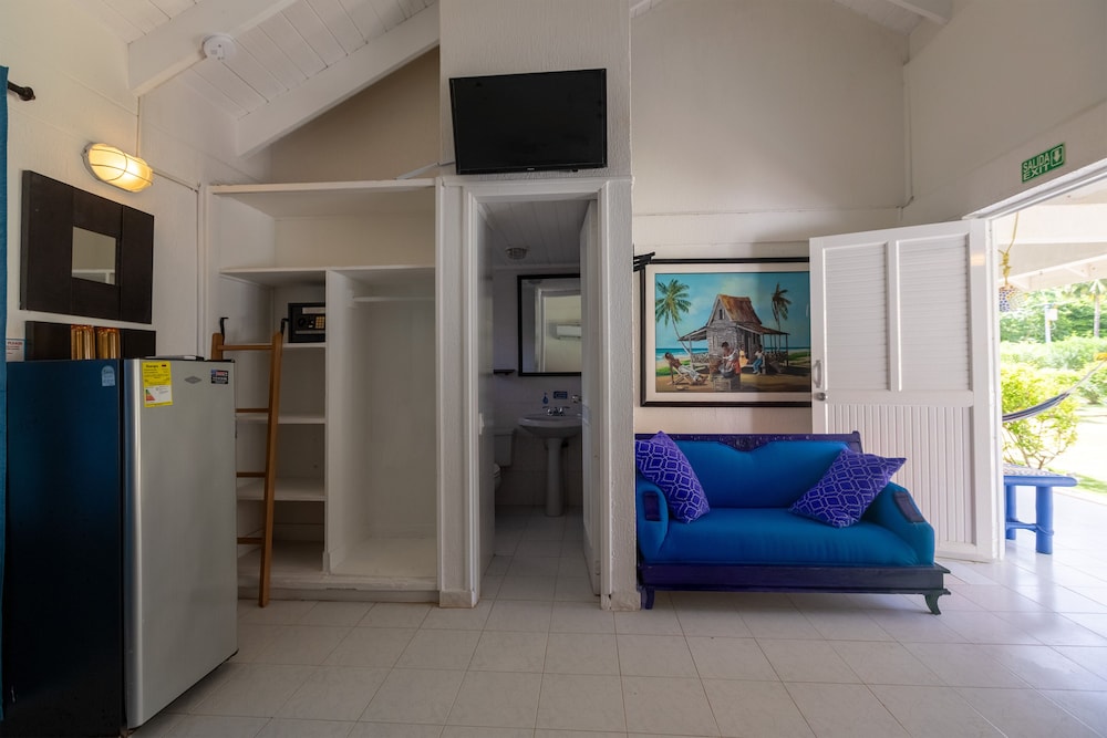 Quadruple Room - Photo 8