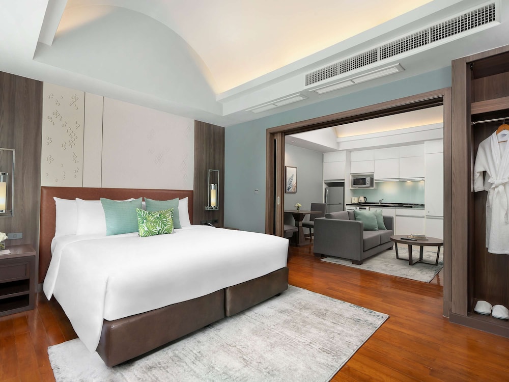 Comfort Suite, 1 King Bed photo 2