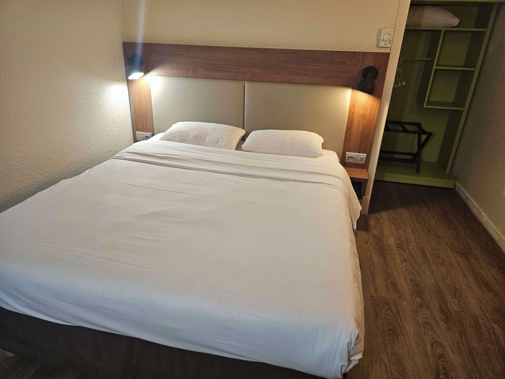 Standard Room, 1 Double Bed - Photo 4