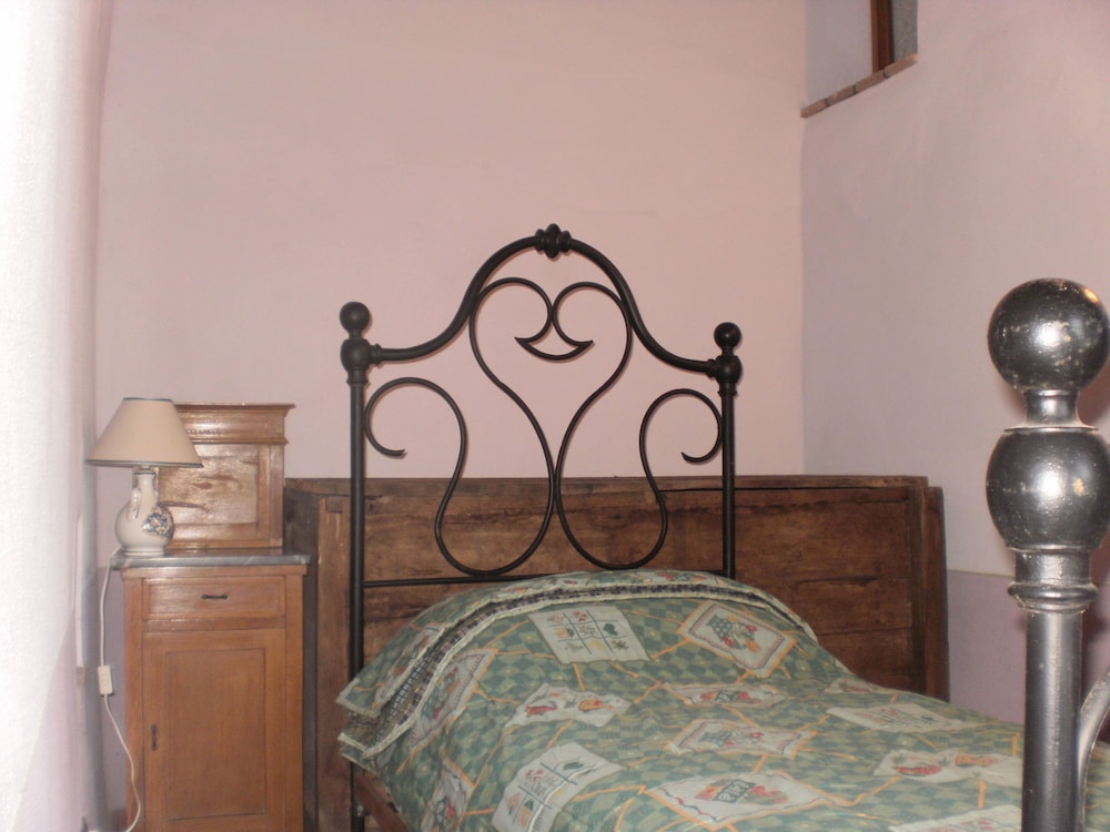 Family Room, Connecting Rooms, Hill View photo 2