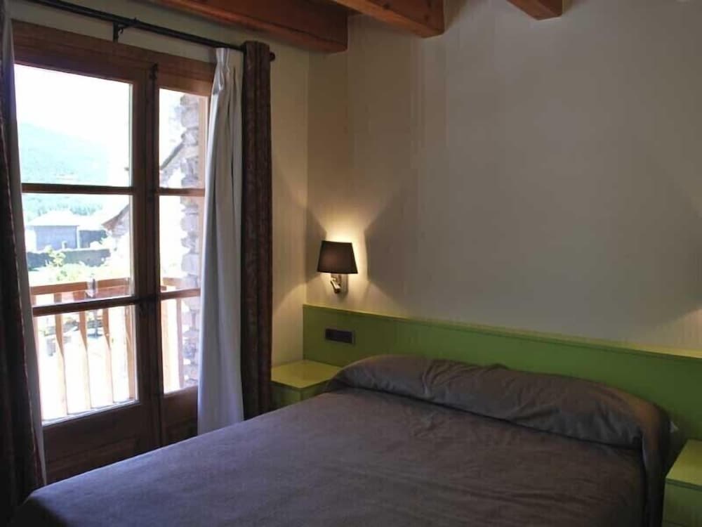 Double or Twin Room - Photo 5