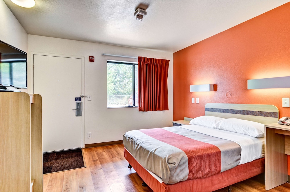 Standard Room, 1 Double Bed, Non Smoking photo 3