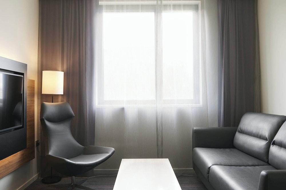 Family Room, 1 Queen Bed with Sofa bed