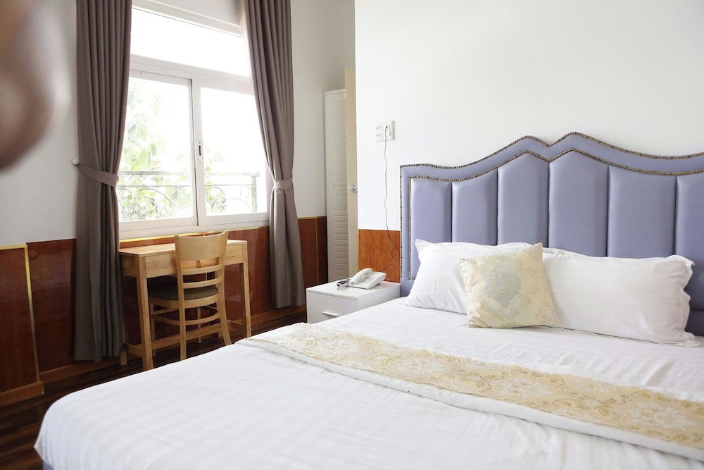 Economy Double Room, City View
