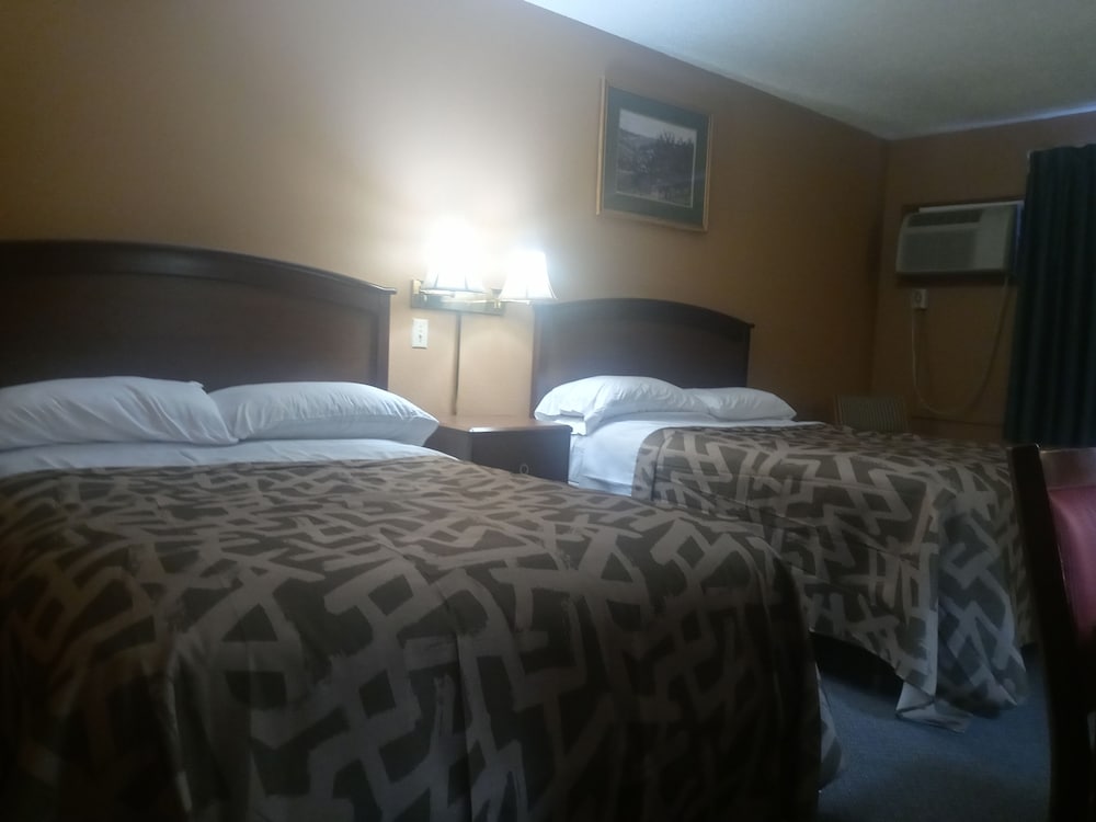 Room, 2 Double Beds photo 2