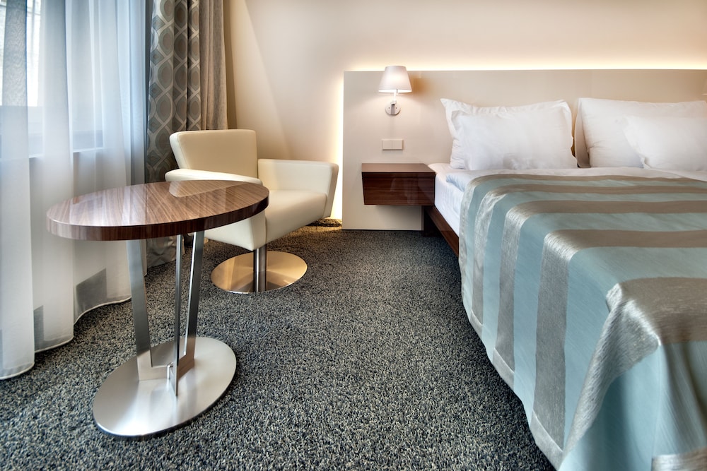 Standard Double or Twin Room photo 3