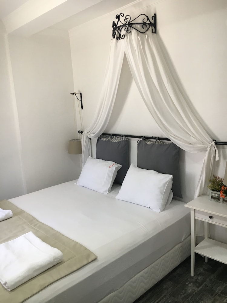 Elite Quadruple Room, 1 Bedroom, Garden View
