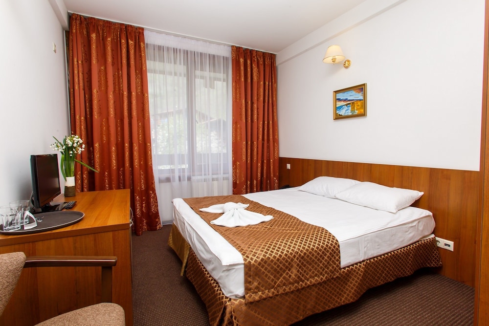 Standard Double or Twin Room photo 1