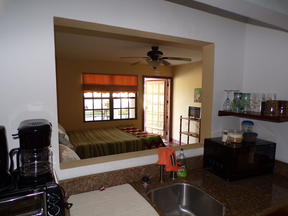 Deluxe Suite, 2 Double Beds, Garden View photo 3