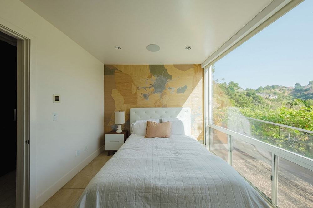 Luxury House, Multiple Beds, Pool Access, Mountain View (Zen Estate) photo 3