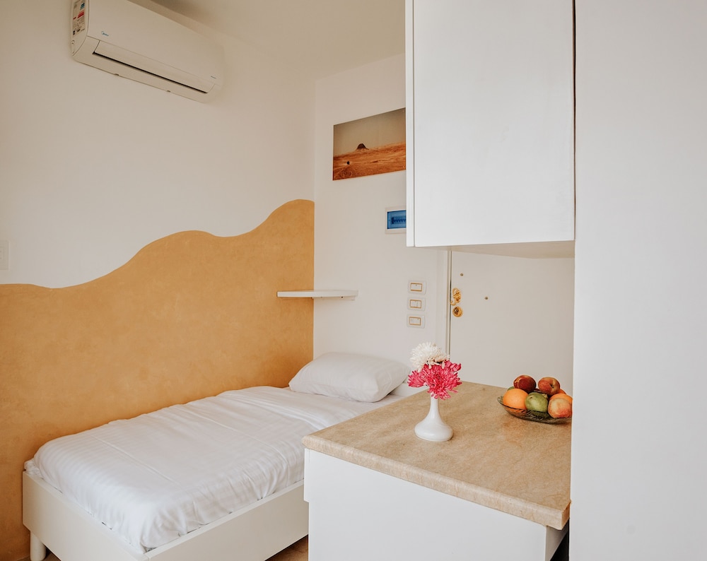 Panoramic Single Room (Single room with Pyramids view) photo 2