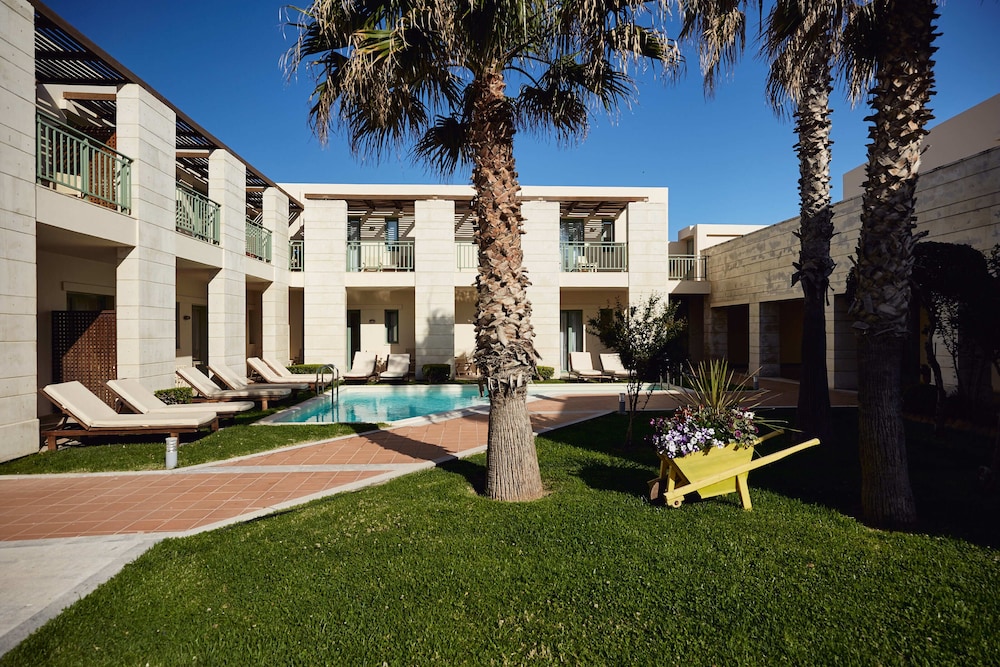 Double Room, Garden View (Sharing Pool - AD) - Photo 6