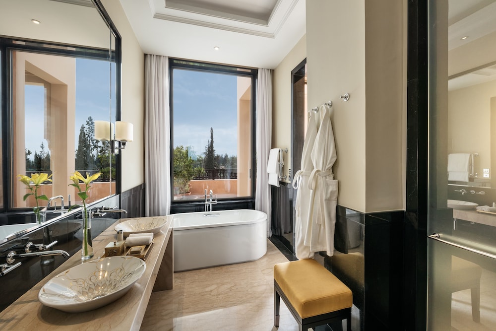 Deluxe Room, 1 King Bed, Terrace - Photo 2