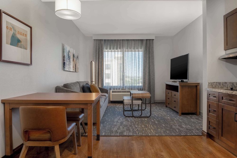 Suite, 2 Queen Beds, Accessible, Bathtub (Mobility & Hearing) photo 3