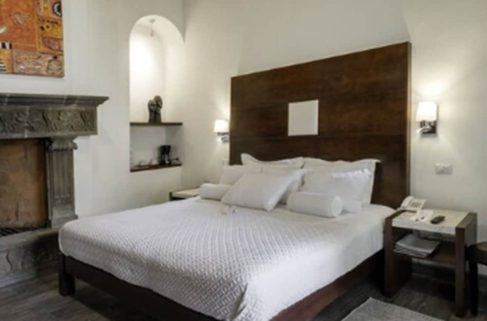 Suite, 1 King Bed, Patio - Photo 1