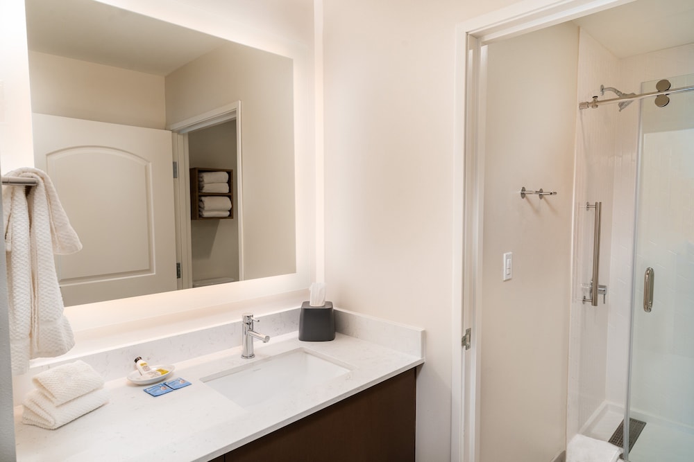 Suite, 1 Bedroom, Kitchen - Photo 6