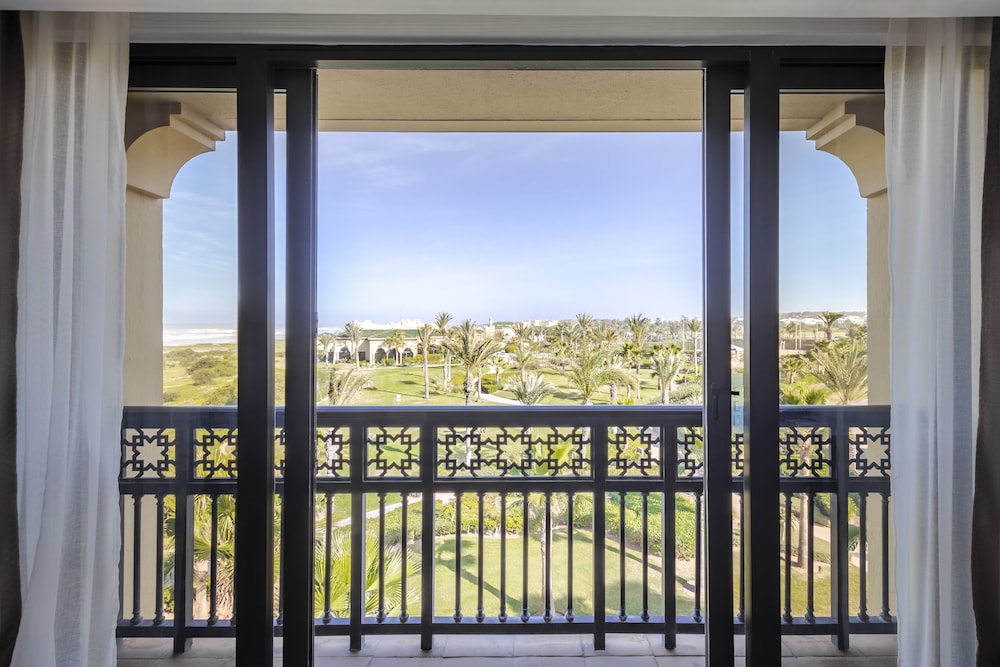 Family Room, Garden View