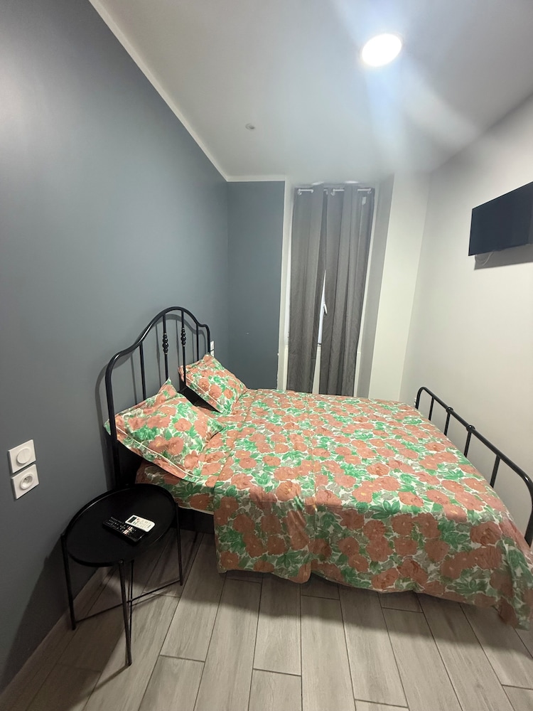 Basic Single Room