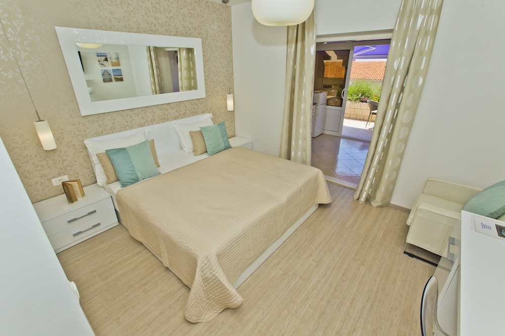 Comfort Apartment, 1 Bedroom, Terrace, City View - Photo 4